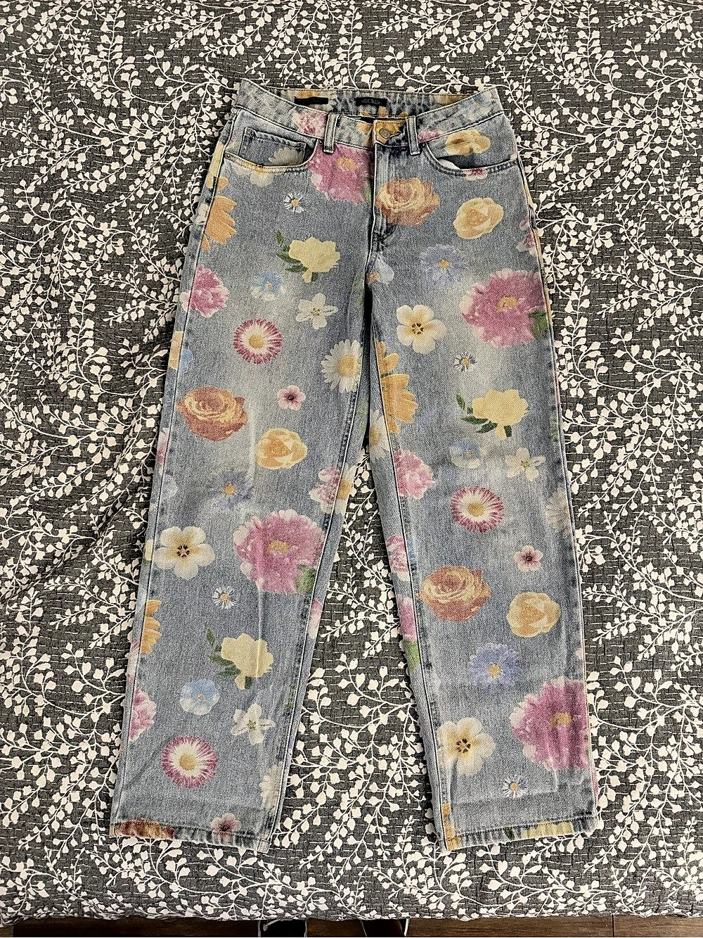 Wild Fable Floral Jeans in Size 4 Like New